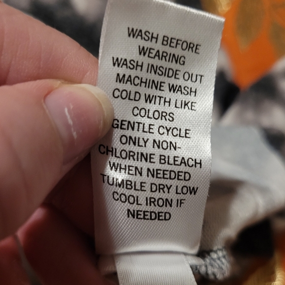 So Black Gray Purple Tie Dye Soft Fade Sweater Size Medium - Picture 12 of 12